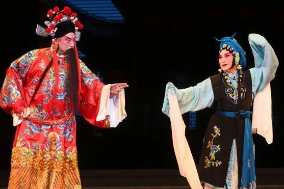 自由与约束——淮剧服饰与戏曲衣箱制之间的关系