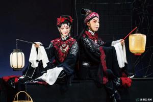 镜碎虚妄处，照见真吾时——淮剧《镜中人》的人性思辨与艺术<span style='color:red;'>突围</span>